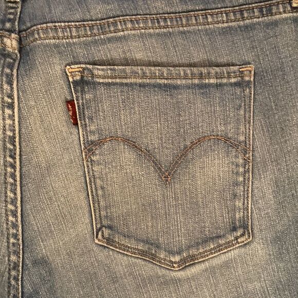 Levi’s size 12/31  - Picture 9 of 10